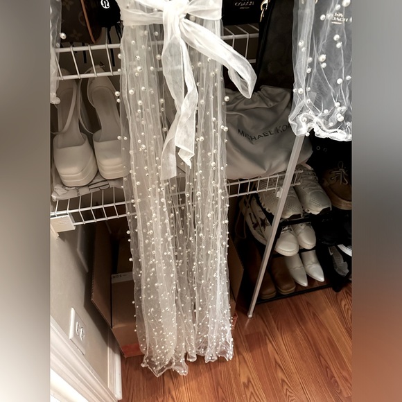 Pearl Robe - Picture 4 of 8